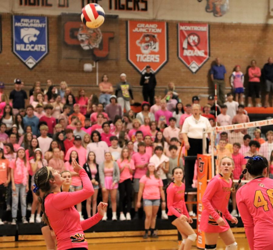 The GJHS volleyball team had a “pink out” game in Fall 2022 to support team member Sofia Grasso. New coach Jeniel Eilers will lead the Tigers in 2023.
